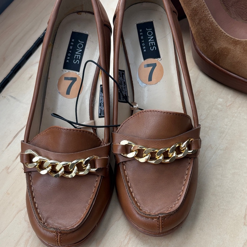 Jones New York Tan Loafers with Gold Chain Accent
